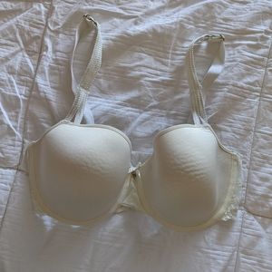 {Chantelle} Bra Size 32DDD